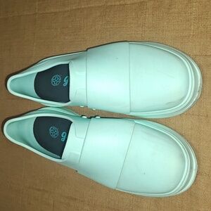 Gales Women's Frontline Nurse Shoes Mint  Slip On Lightweight sz8